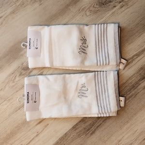 NWT Mr/Mrs Bathroom Hand Towels